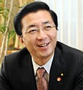 写真・山下芳生書記局長